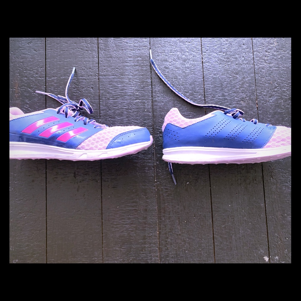 Adidas size 6 barely worn